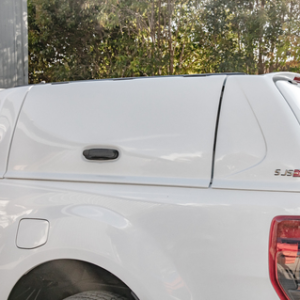 Pickup Attitude* trda streha Fleet Runner, bela